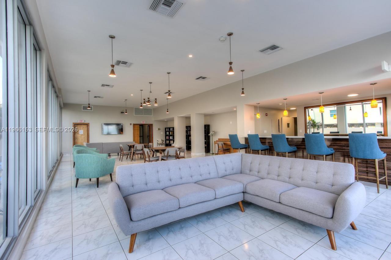 9225 Collins Ave 302