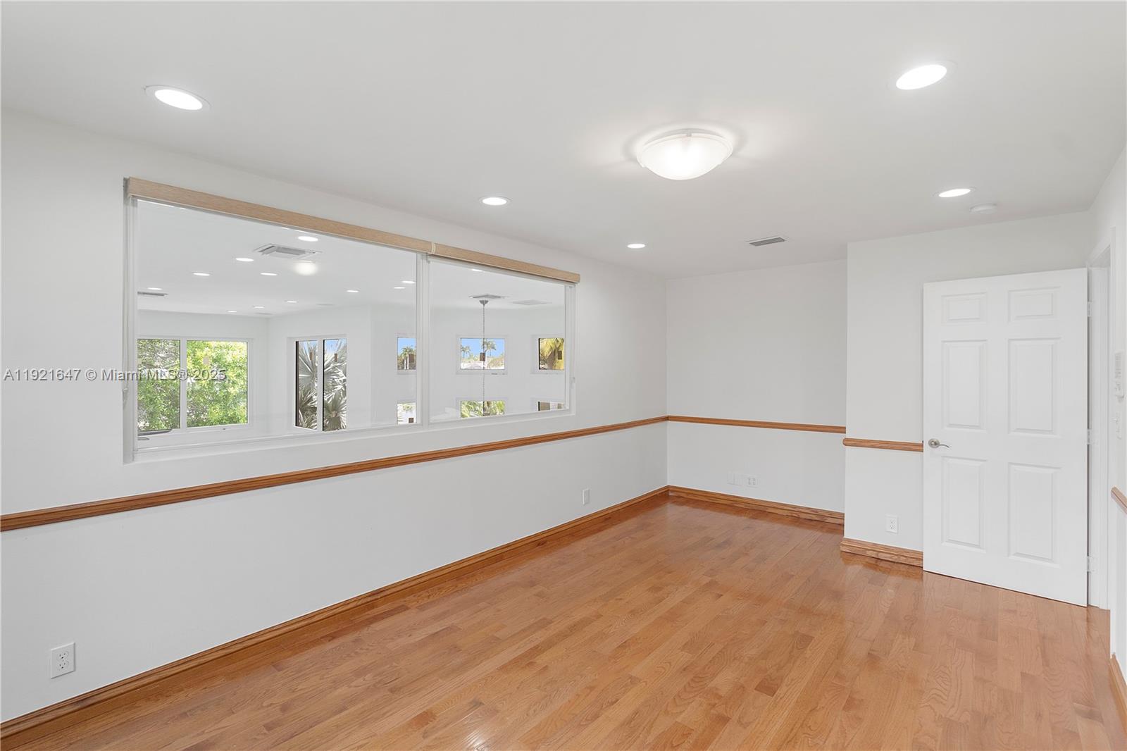 HOLLYWOOD LAKES COUNTRY C - Residential