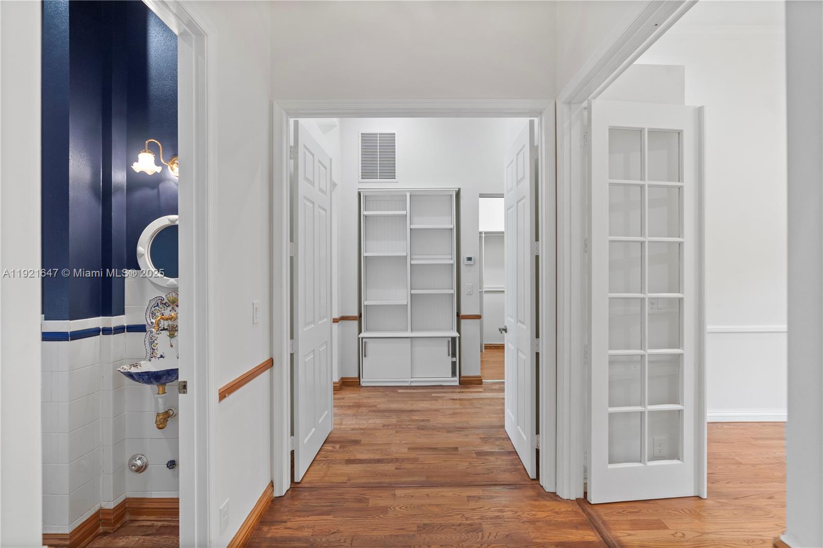 HOLLYWOOD LAKES COUNTRY C - Residential