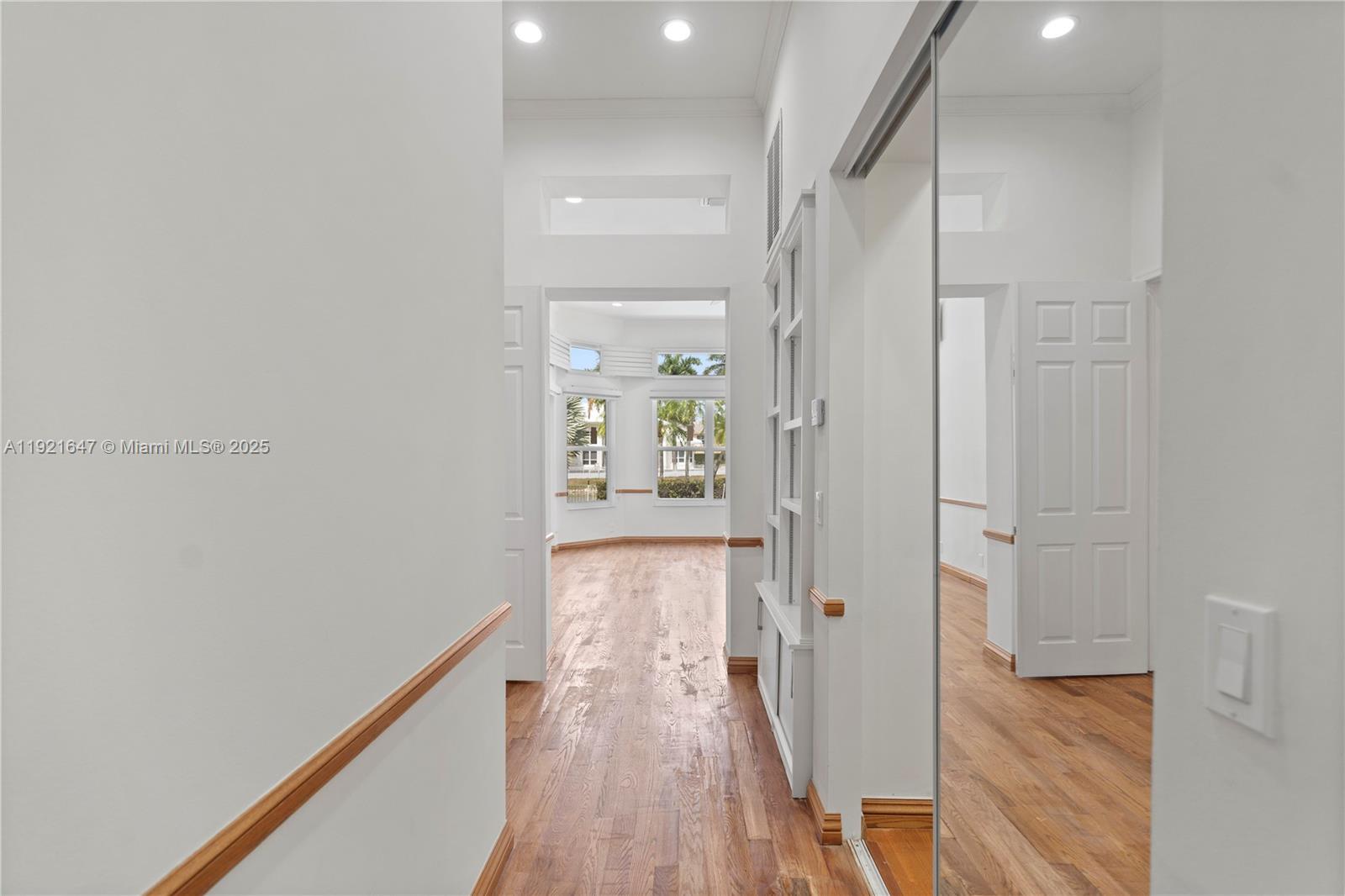 HOLLYWOOD LAKES COUNTRY C - Residential