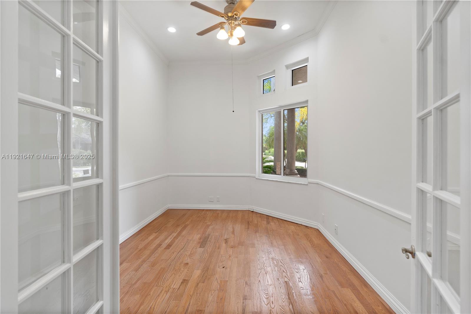 HOLLYWOOD LAKES COUNTRY C - Residential