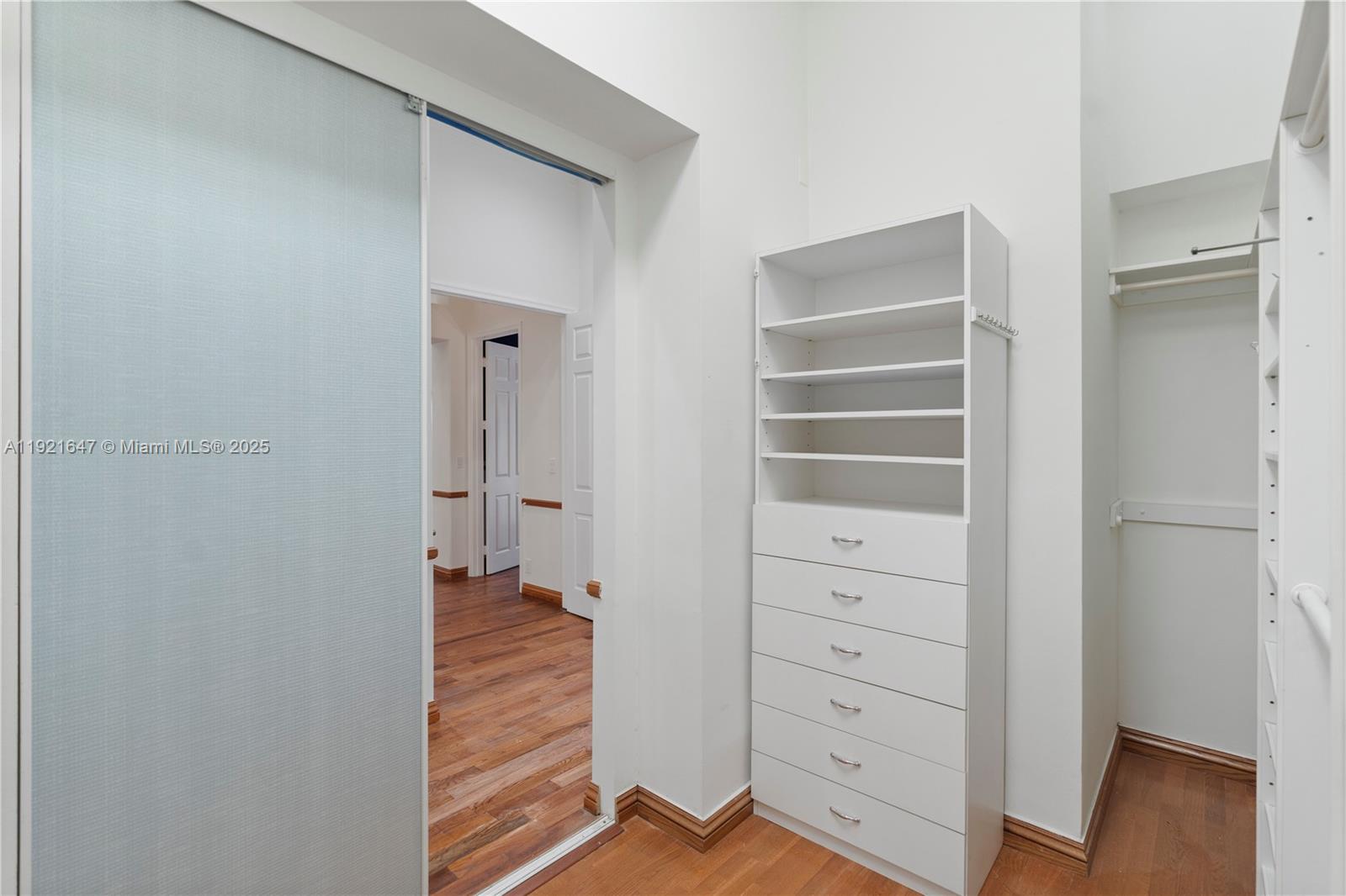 HOLLYWOOD LAKES COUNTRY C - Residential