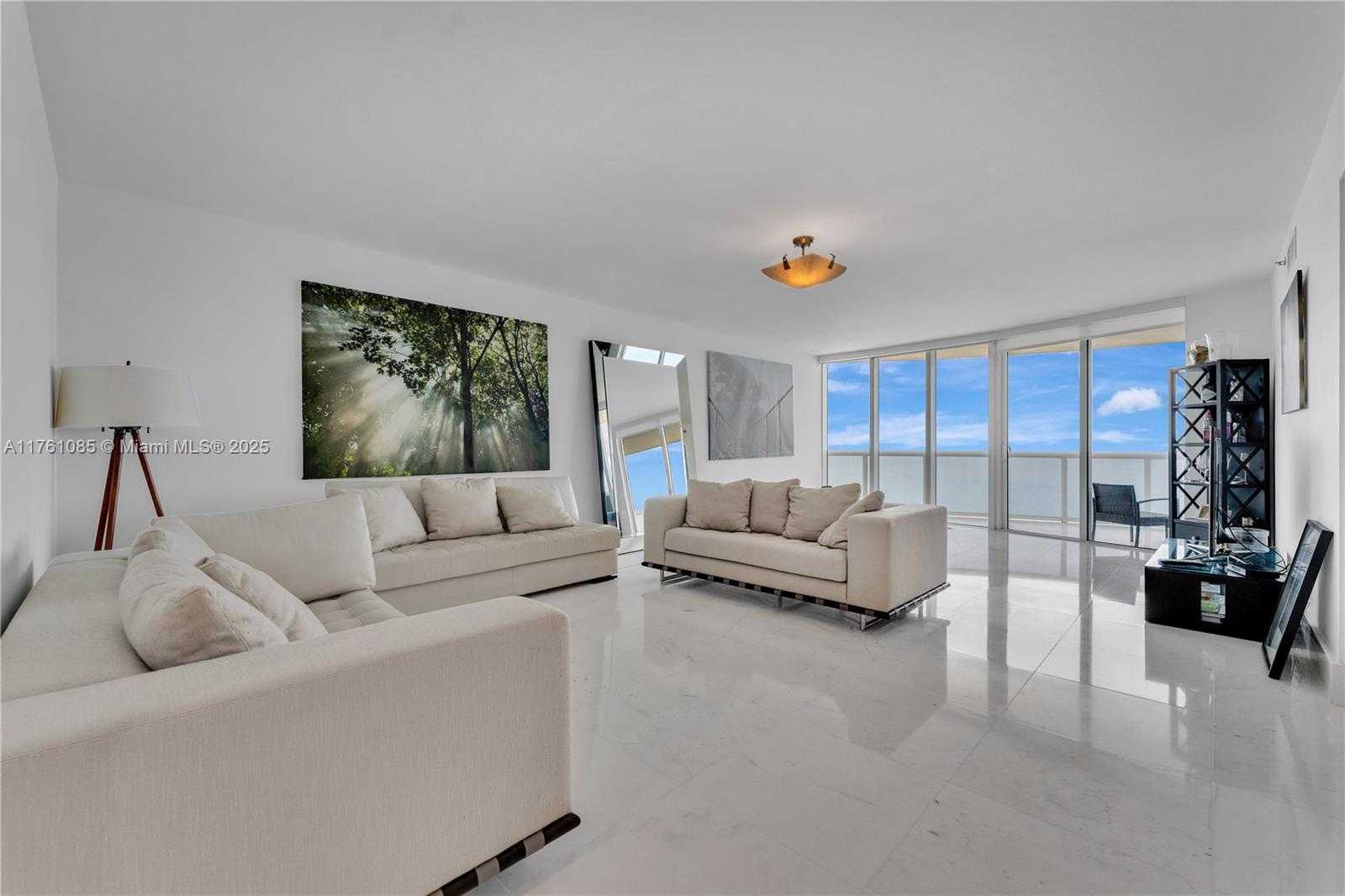 17201 Collins Ave 3708
