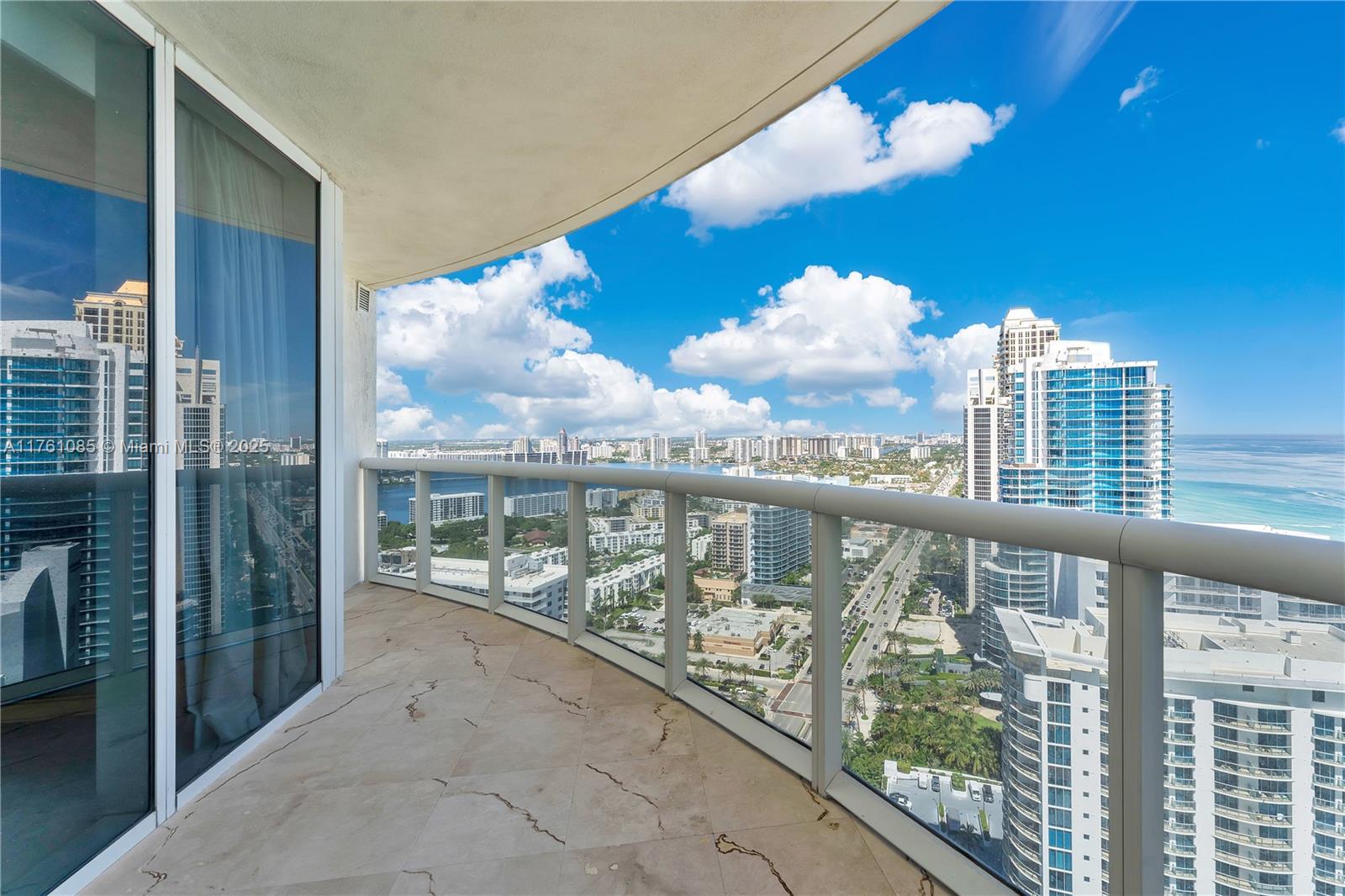17201 Collins Ave 3708