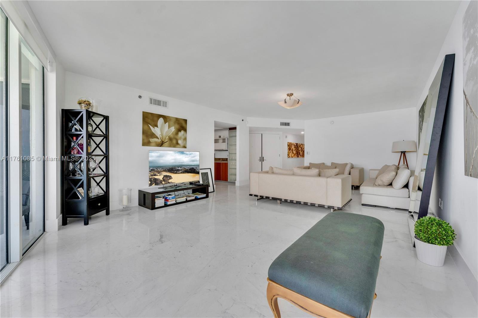 17201 Collins Ave 3708
