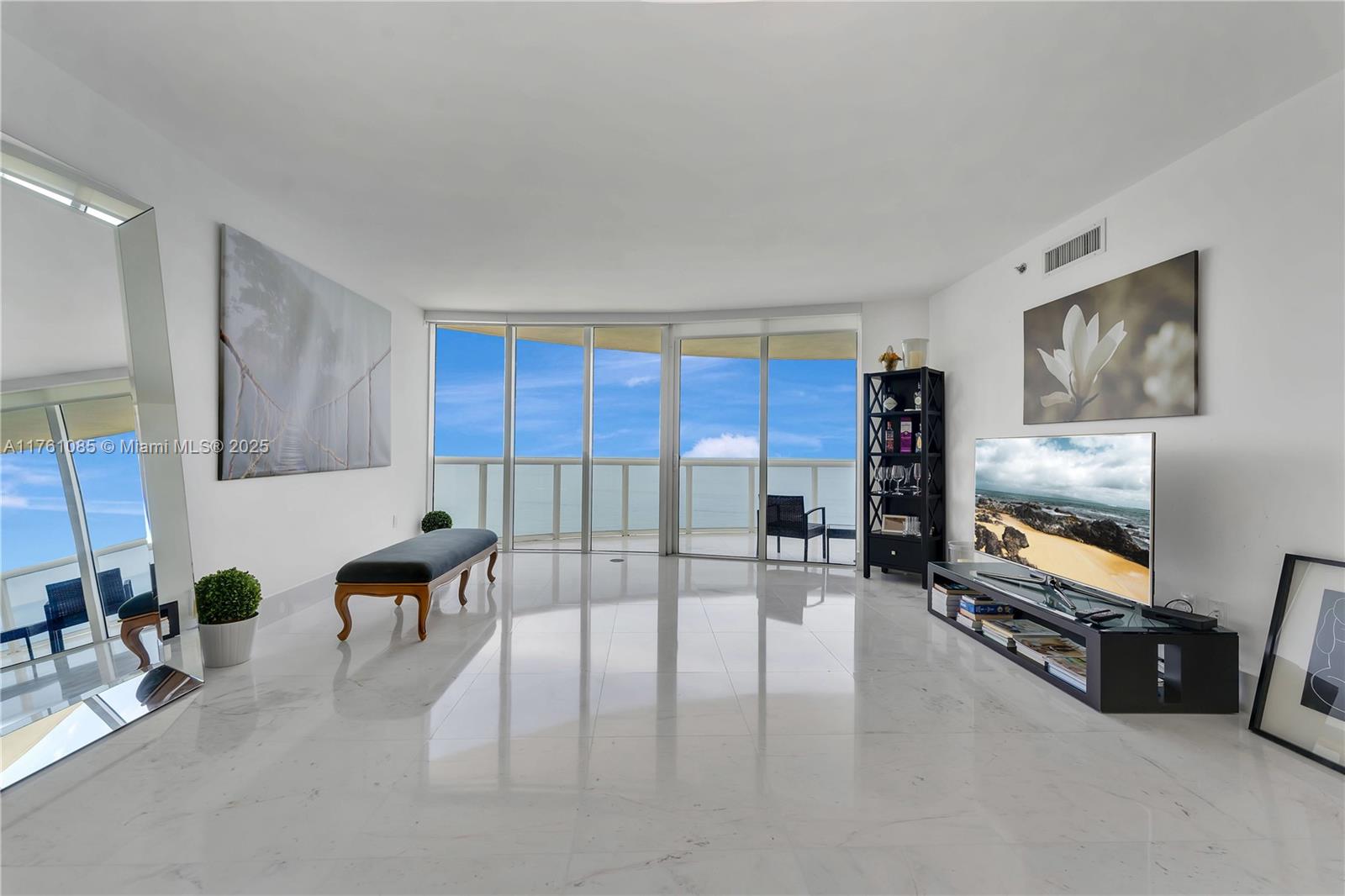 17201 Collins Ave 3708