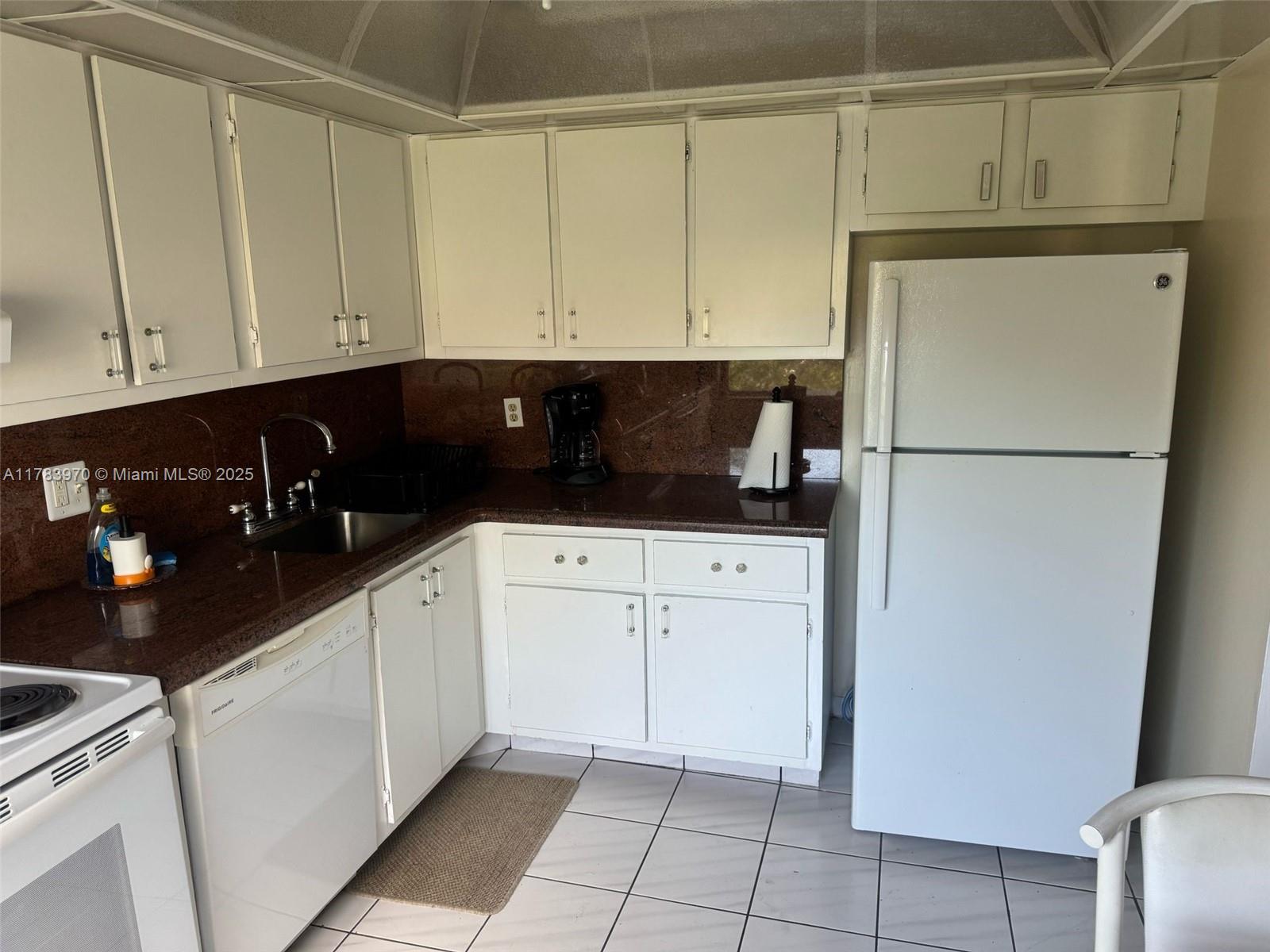FAIRWAYS OF BOCA LAGO CON - Residential Lease
