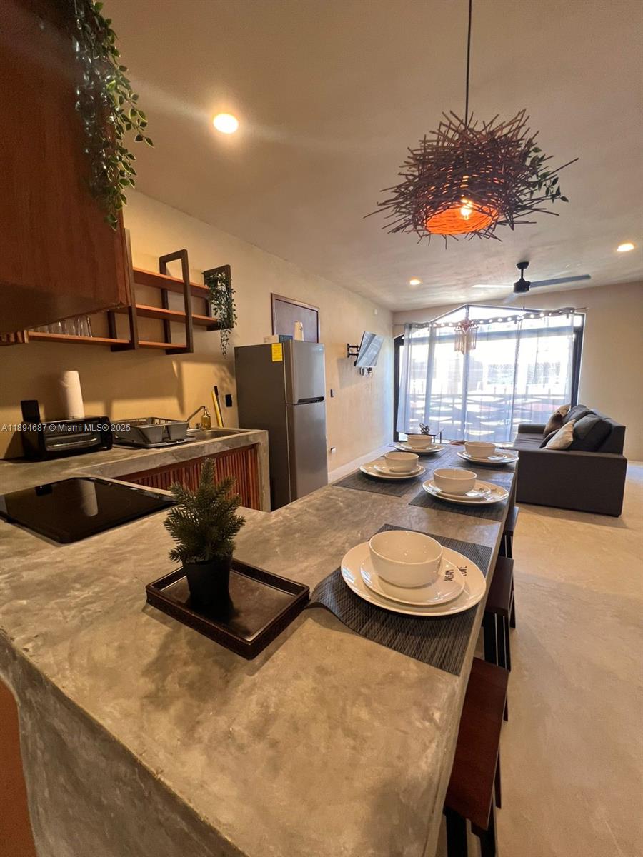 LUIS DONALDO COLOSIO - Residential Income