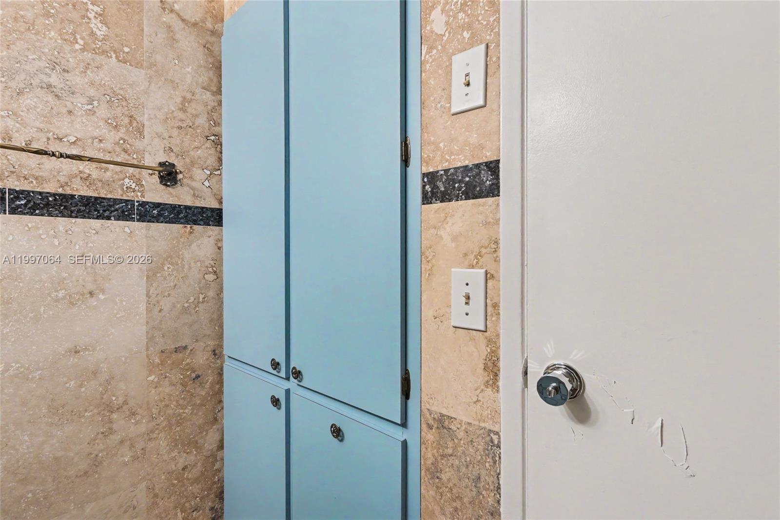 HILLCREST EAST NO 24 COND - Residential