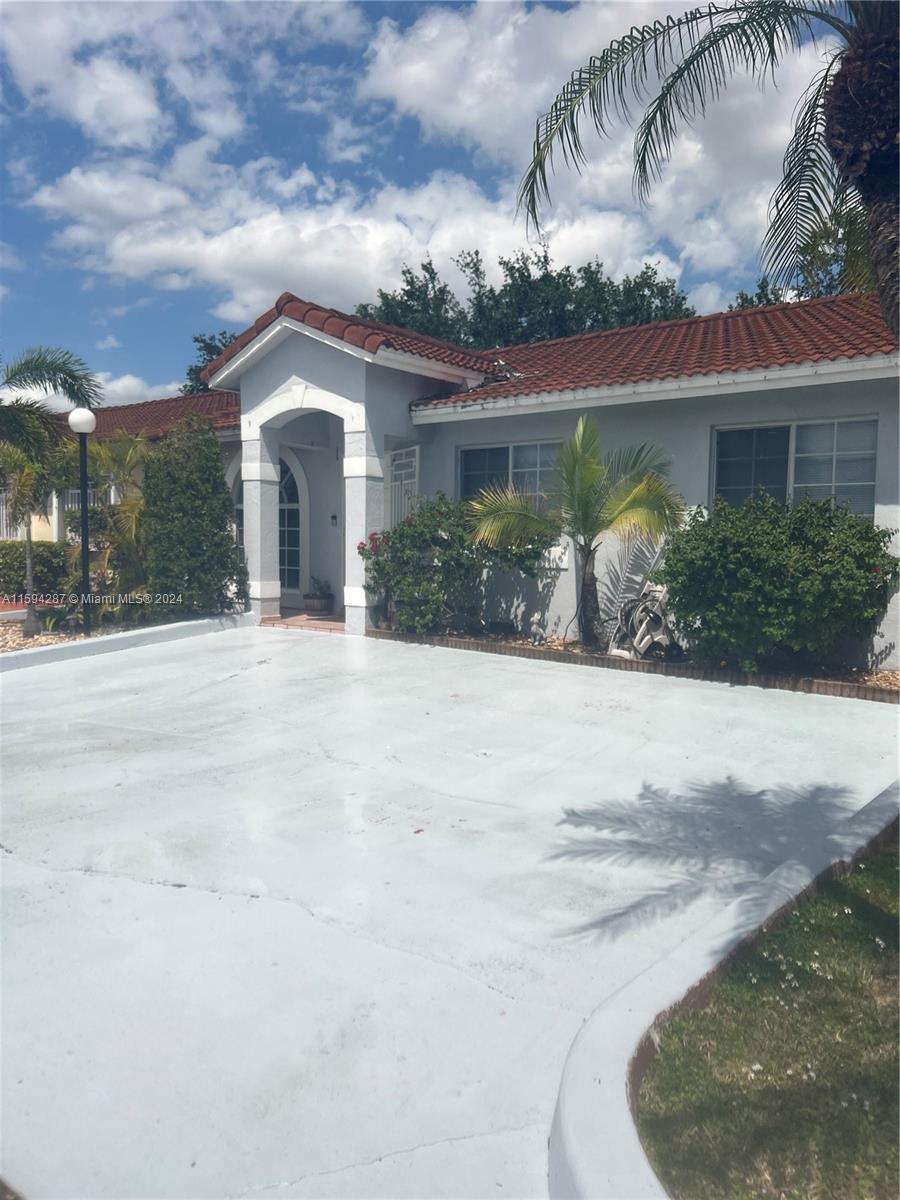 8255 Nw 186th St St 1002, Hialeah, Miami-Dade County, Florida - 3 Bedrooms  
2 Bathrooms - 