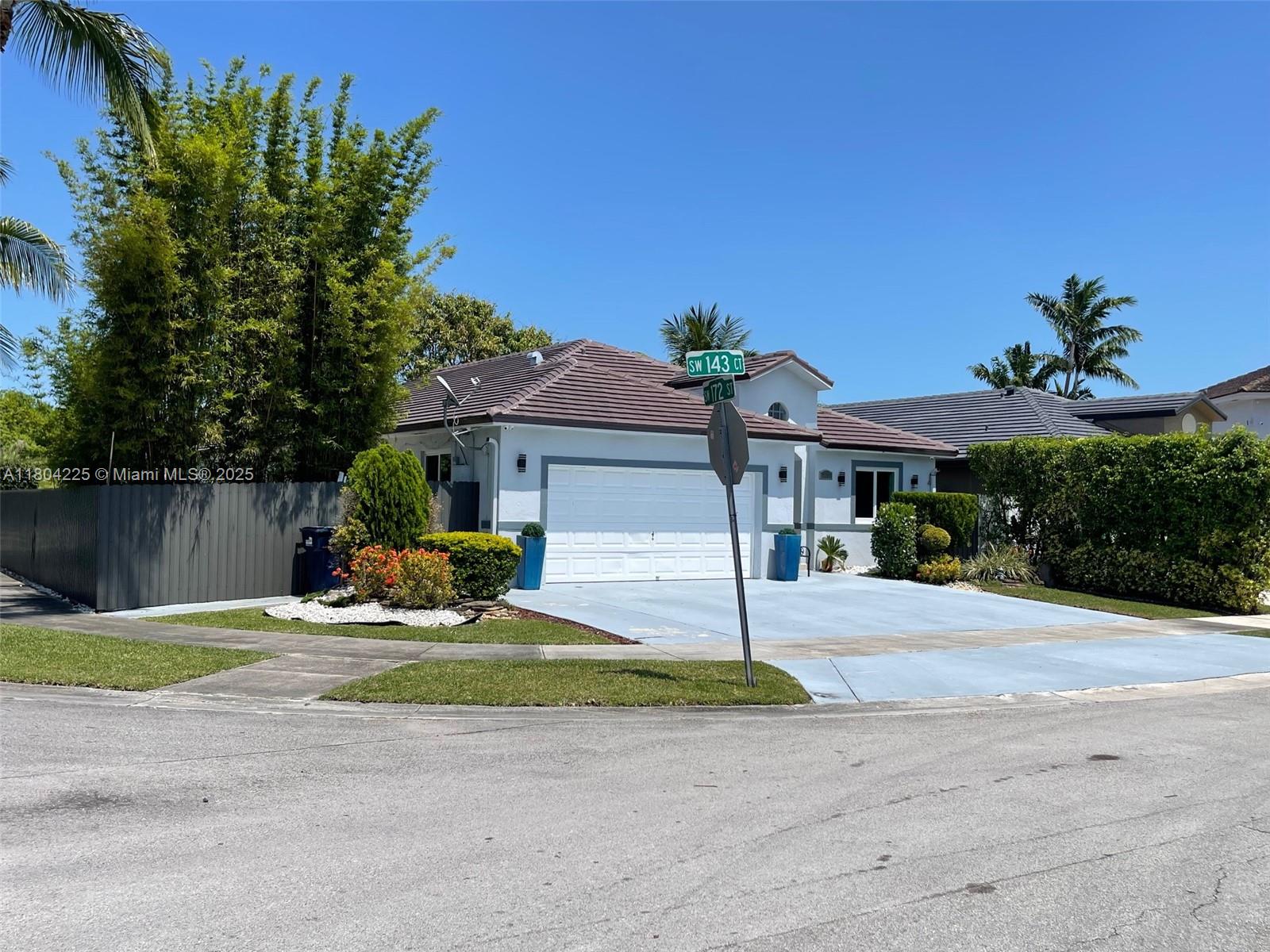 17201 Sw 143rd Ct, Miami, Broward County, Florida - 4 Bedrooms  
2 Bathrooms - 