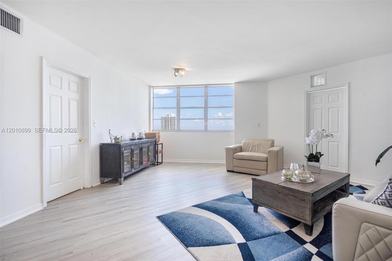825 Brickell Bay Dr 2042