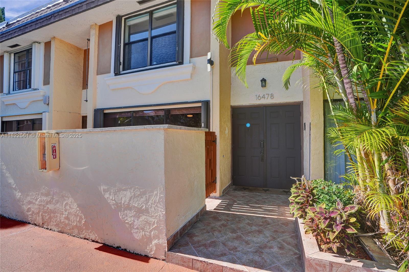 LEEWARD POINT CONDO - Residential Lease