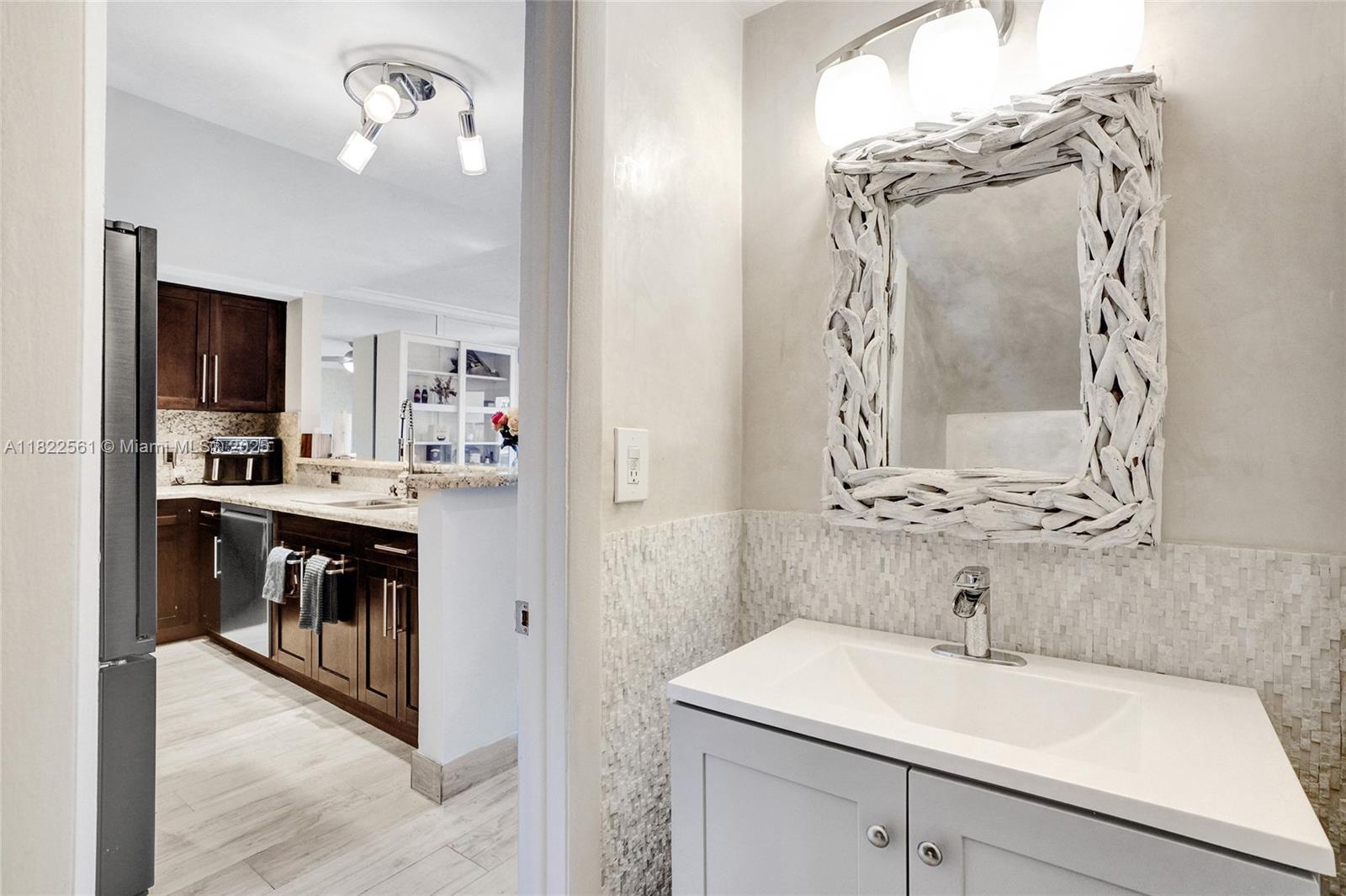 LEEWARD POINT CONDO - Residential Lease