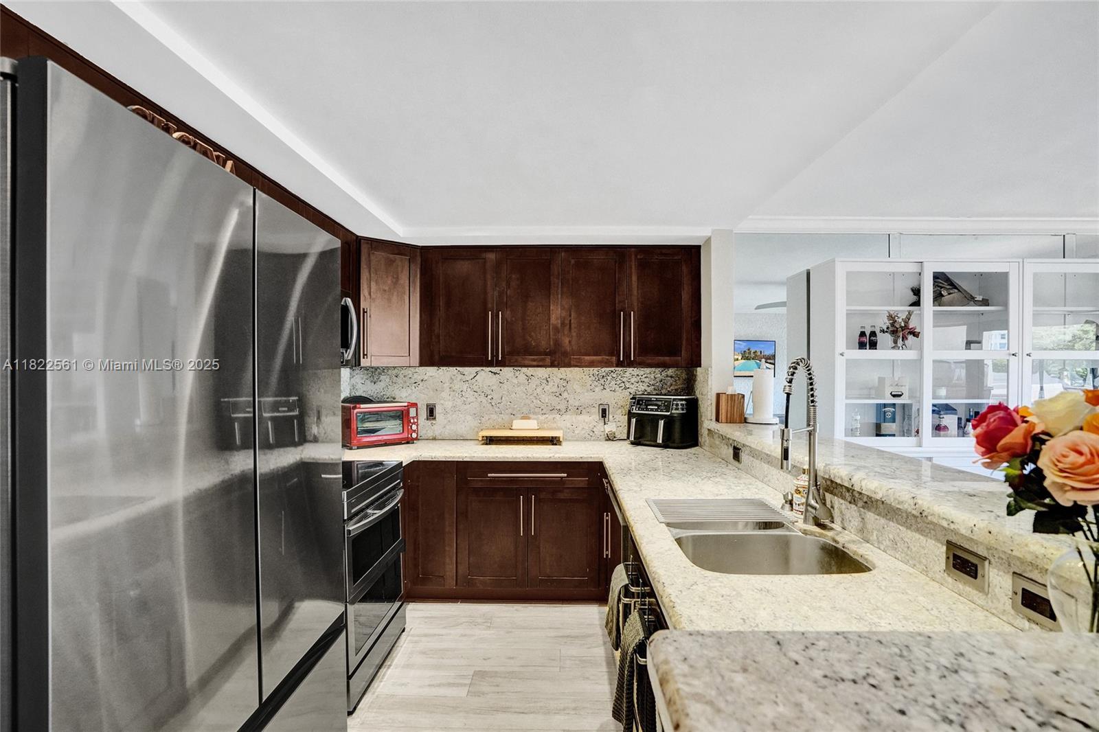 LEEWARD POINT CONDO - Residential Lease