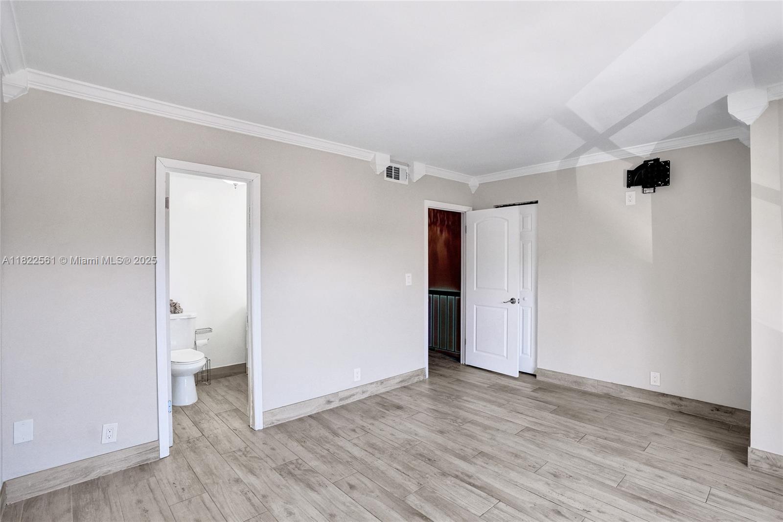 LEEWARD POINT CONDO - Residential Lease