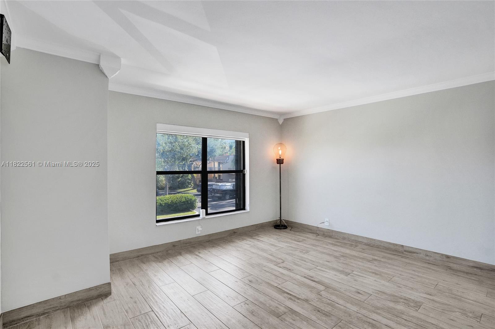 LEEWARD POINT CONDO - Residential Lease