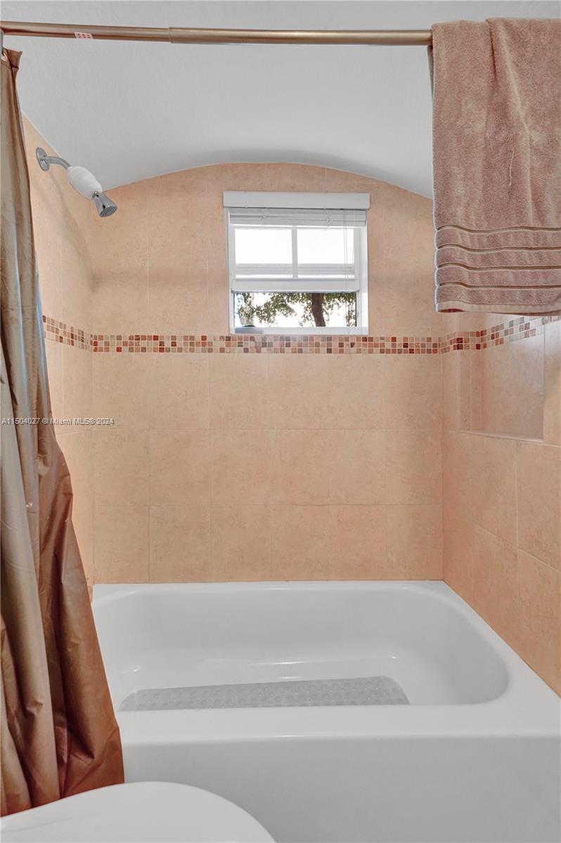 VIRGINIA POINTE CONDO - Residential