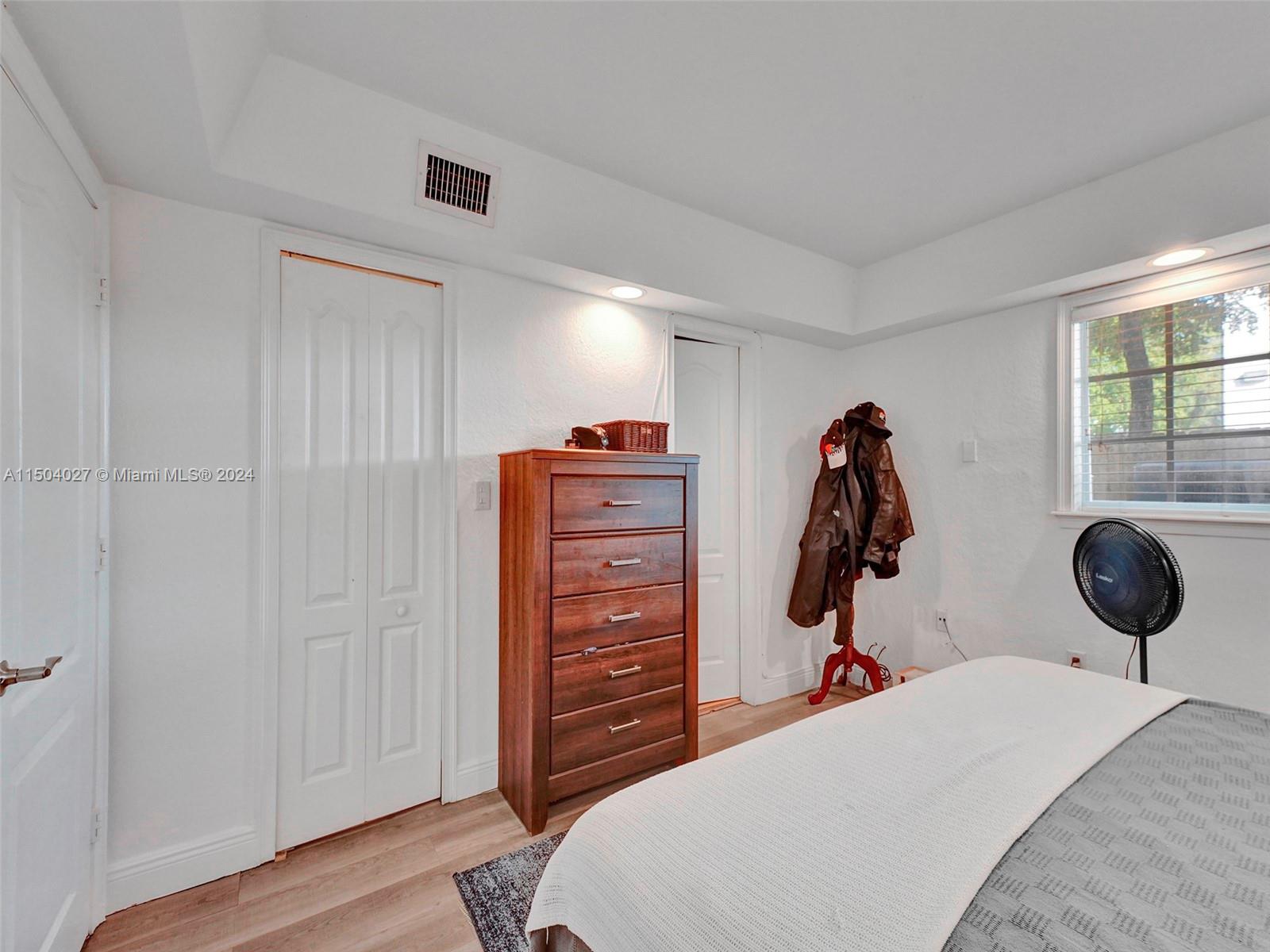 VIRGINIA POINTE CONDO - Residential