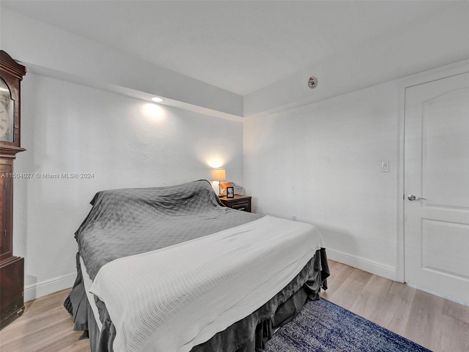 VIRGINIA POINTE CONDO - Residential