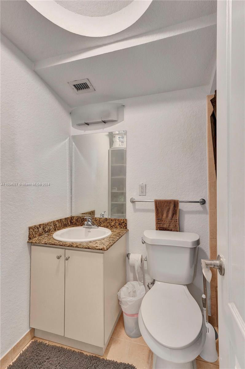 VIRGINIA POINTE CONDO - Residential