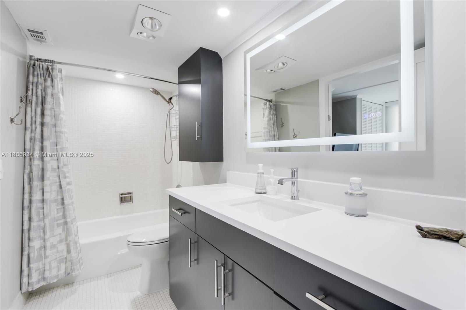 CLOISTER BEACH TOWERS CON - Residential