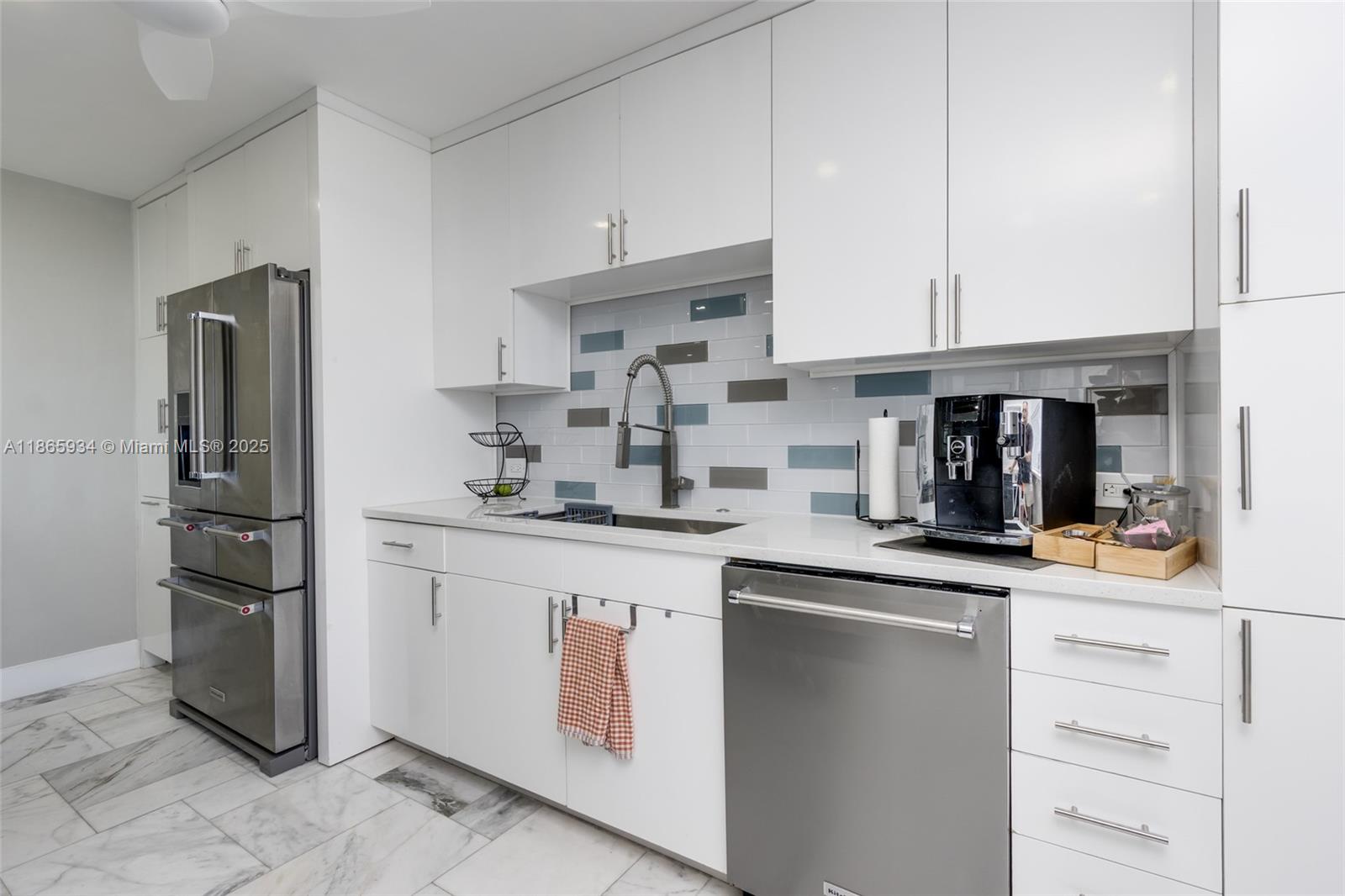 CLOISTER BEACH TOWERS CON - Residential