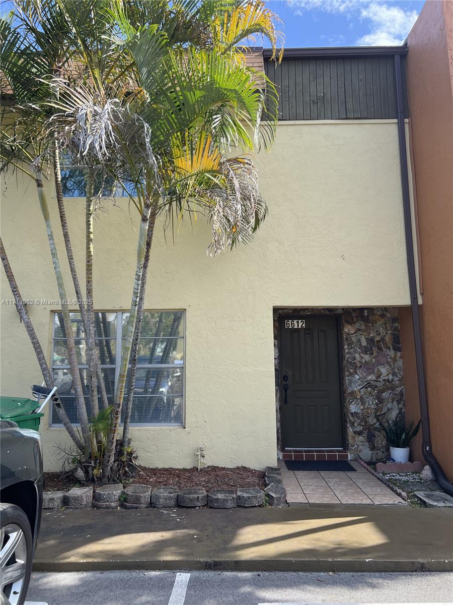 Rental Property at 6612 Sw 41st St 6612, Davie, Broward County, Florida - Bedrooms: 3 
Bathrooms: 3  - $2,650 MO.