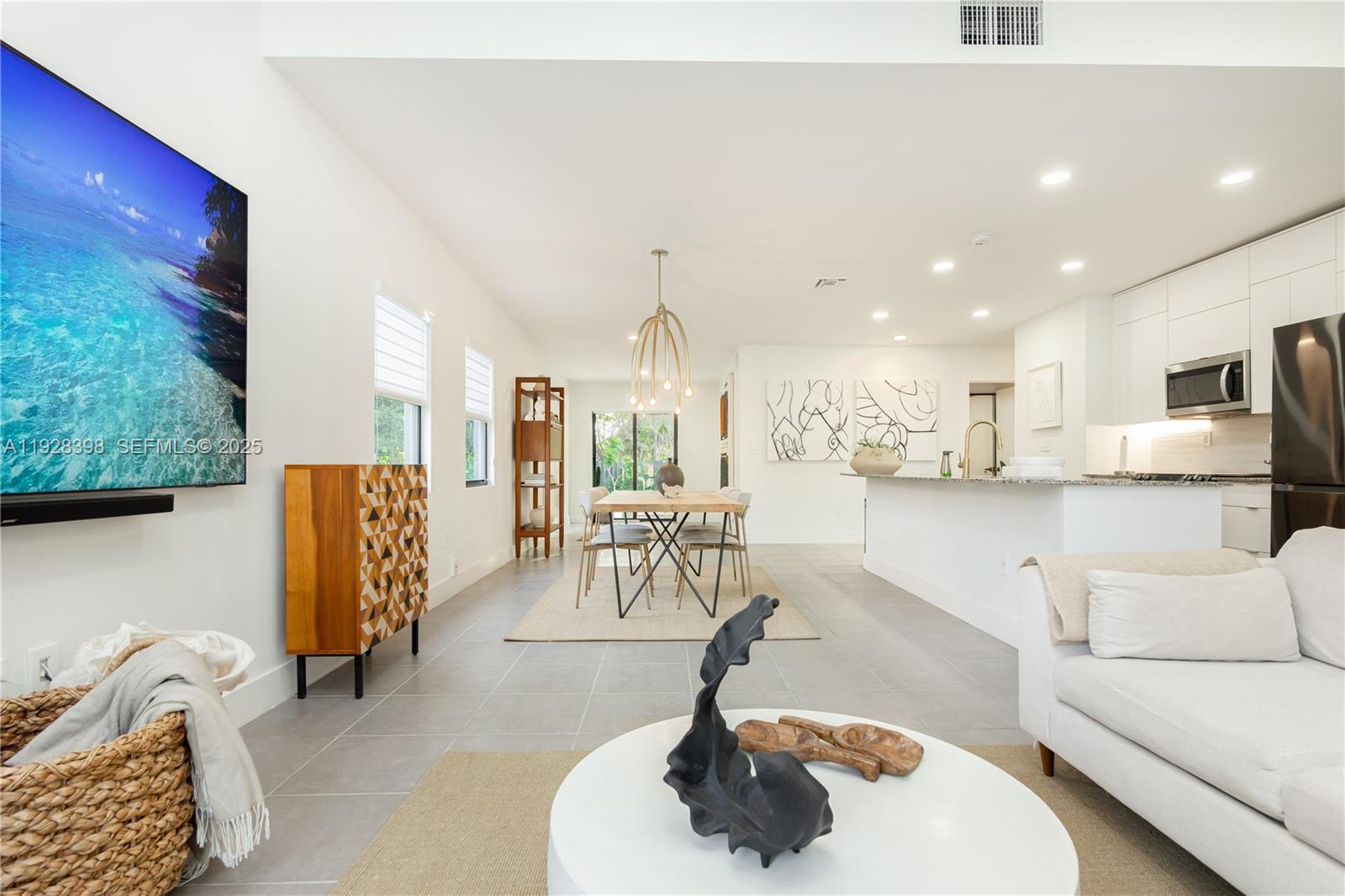 ARCHWOOD AMD PLAT - Residential Lease