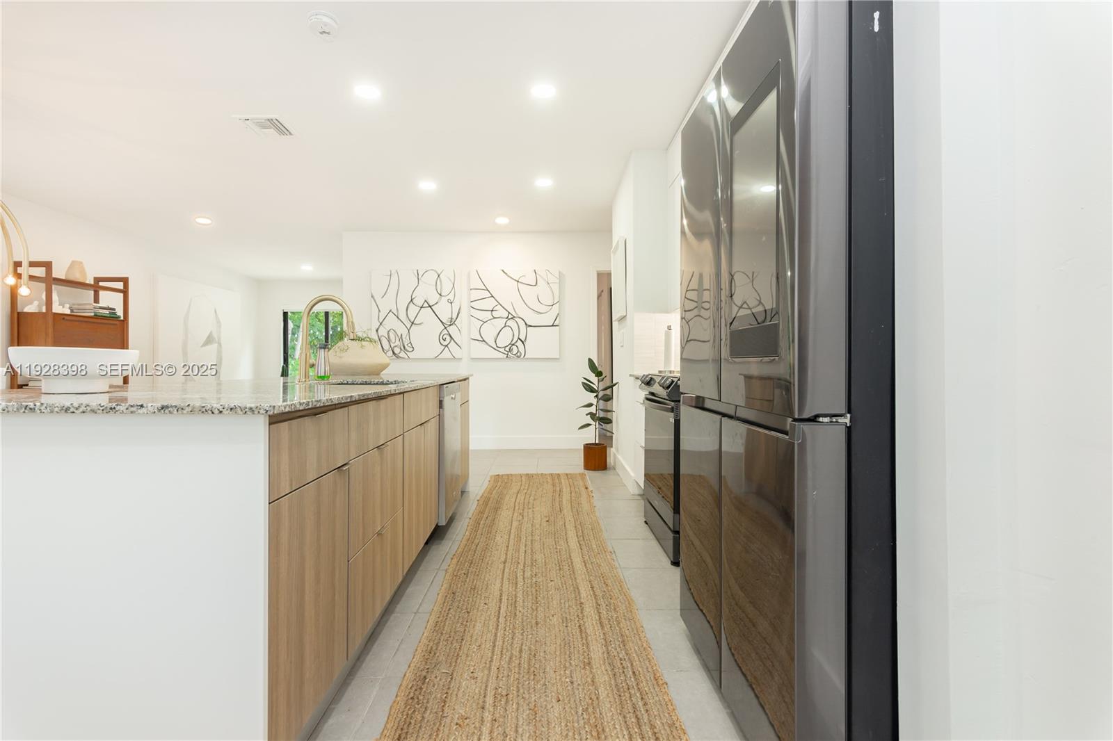 ARCHWOOD AMD PLAT - Residential Lease