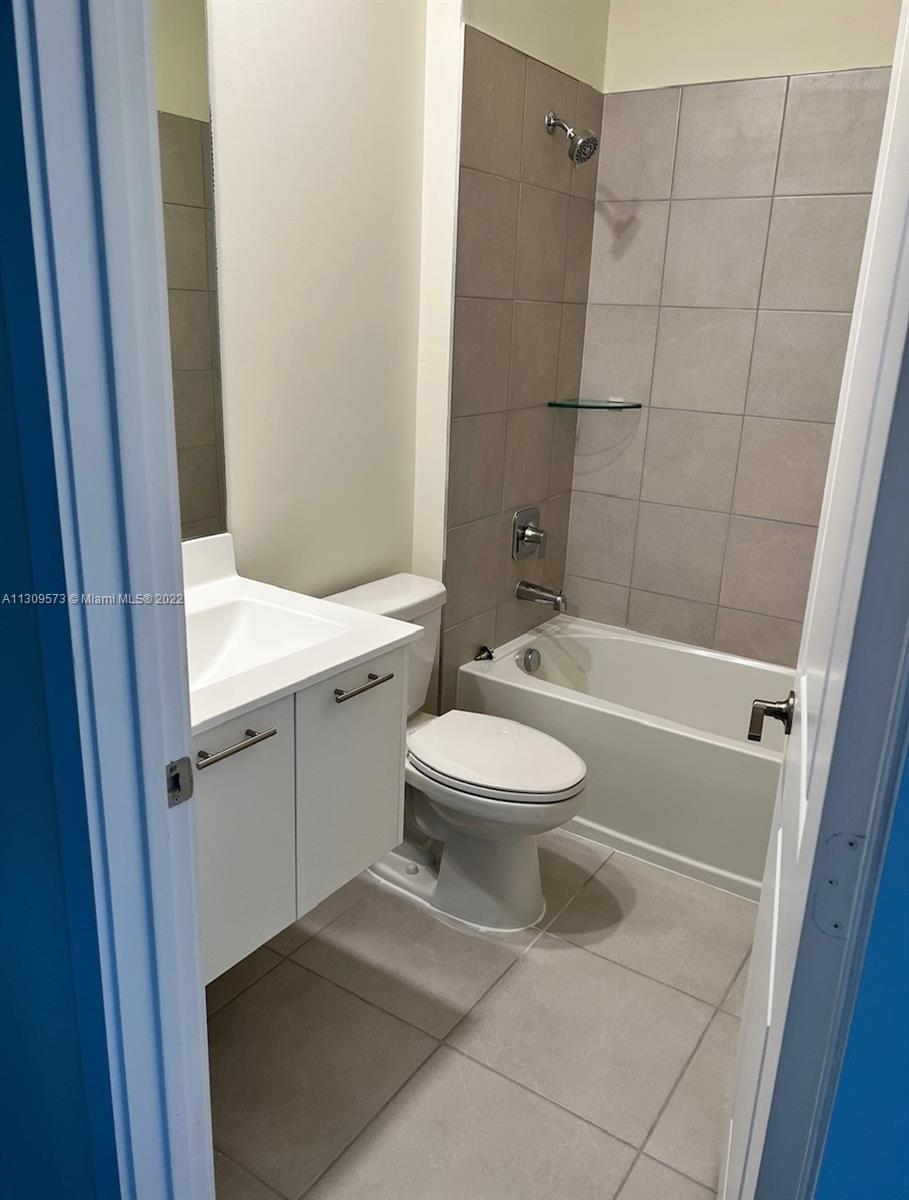 LANDMARK AT DORAL - Residential Lease