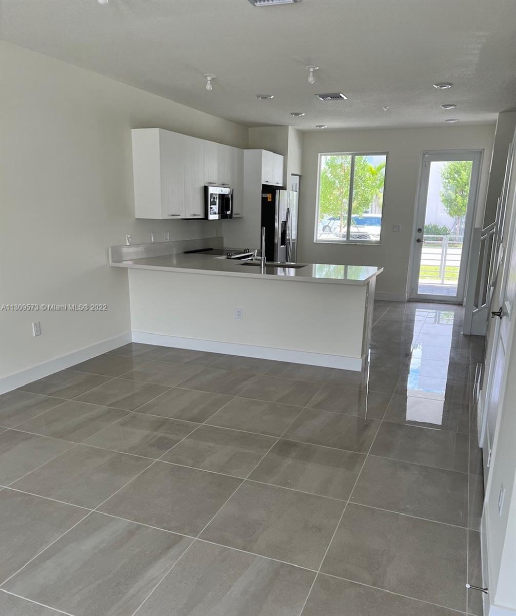 LANDMARK AT DORAL - Residential Lease