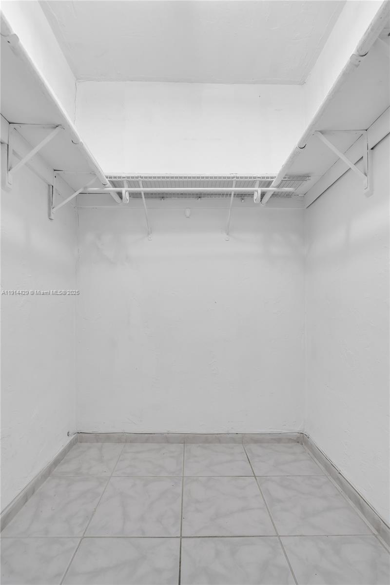 THE KENSINGTON CONDO - Residential Lease