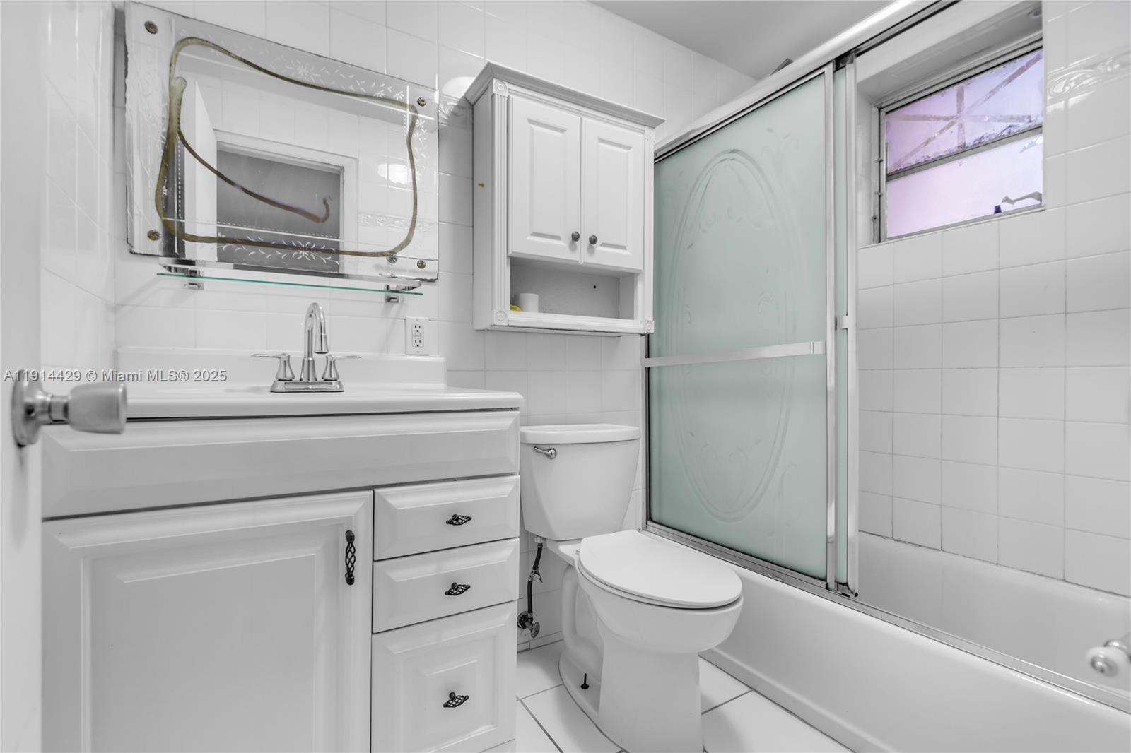 THE KENSINGTON CONDO - Residential Lease