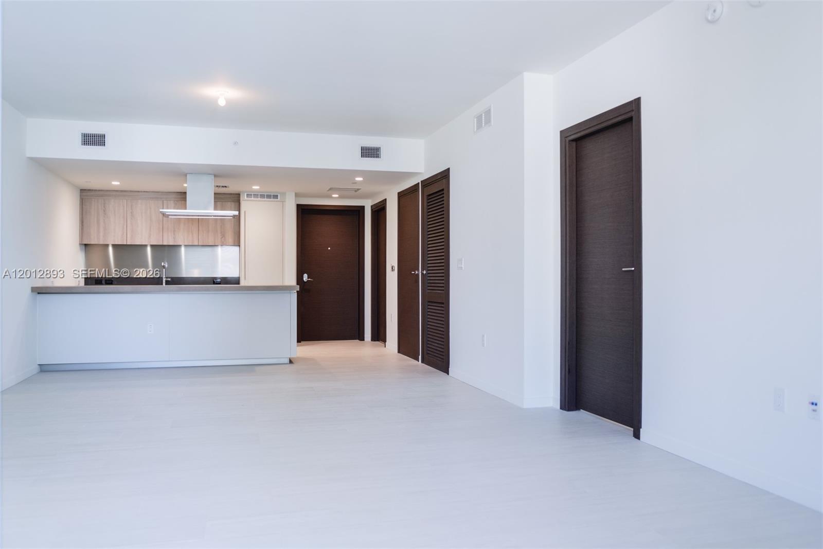 1000 Brickell Plz 3014