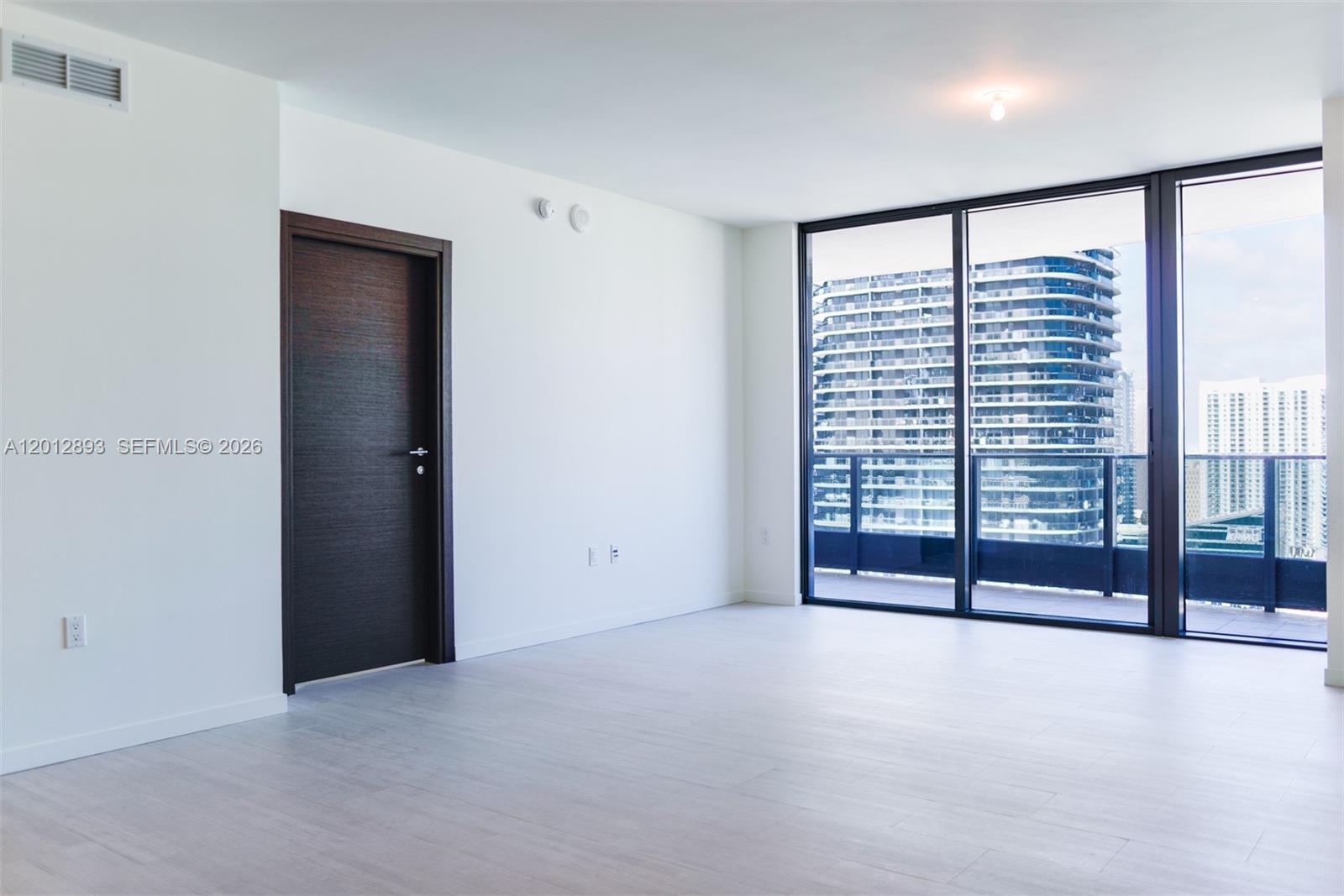 1000 Brickell Plz 3014