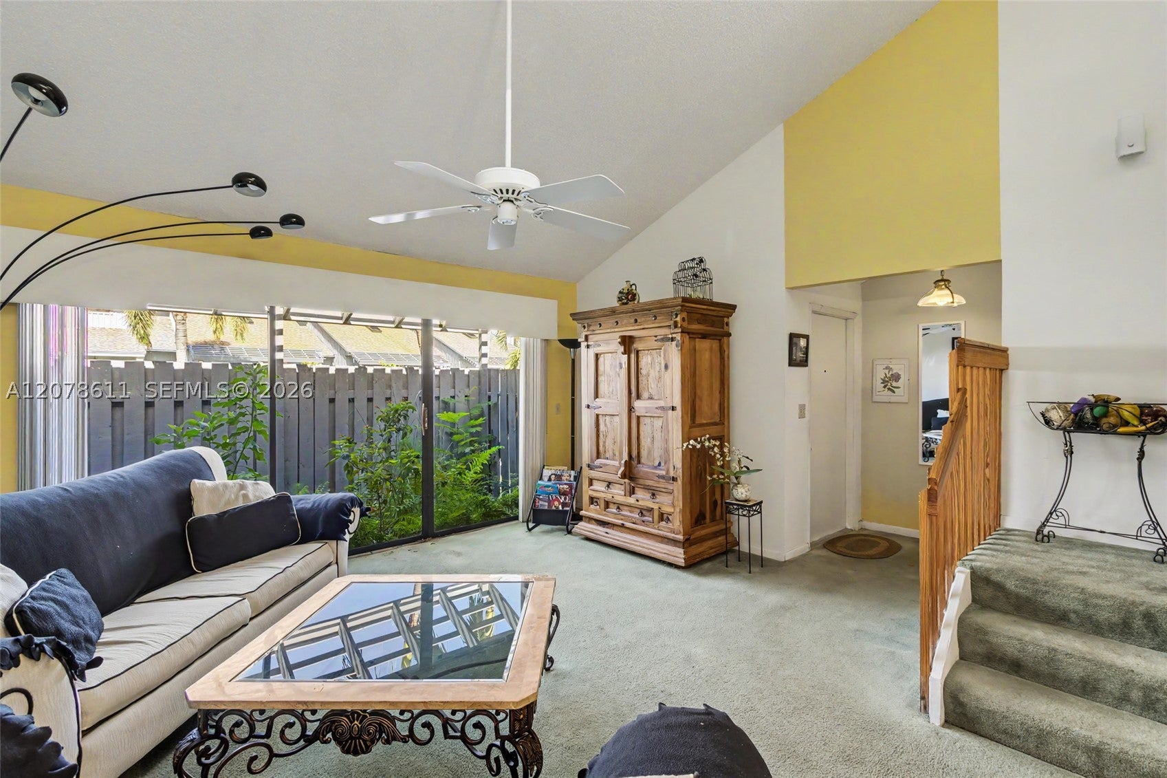 1557 N 15th Ter