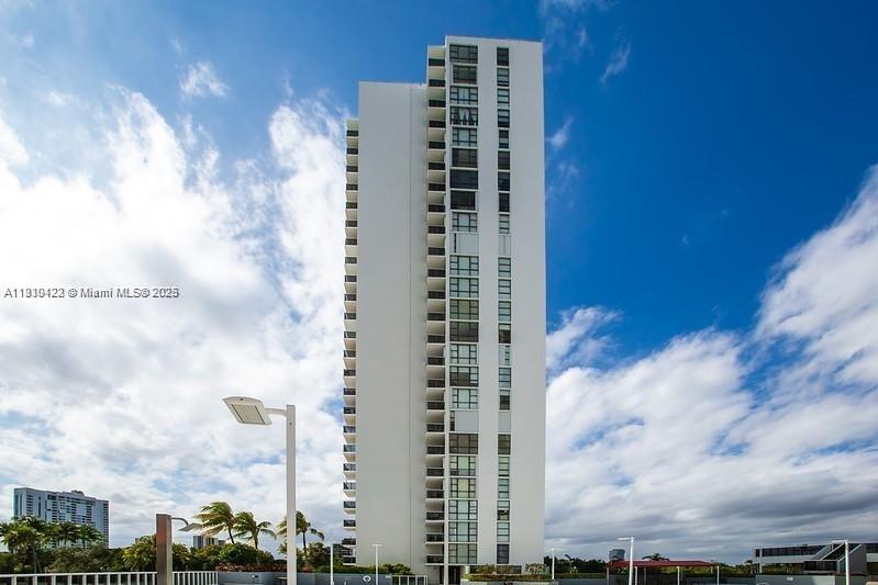 AVENTURA ELDORADO CONDO - Residential Lease
