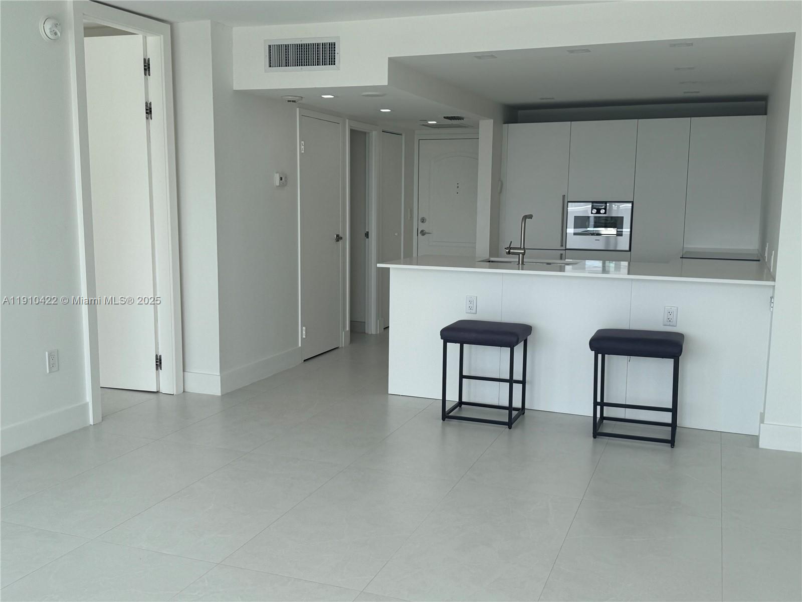AVENTURA ELDORADO CONDO - Residential Lease