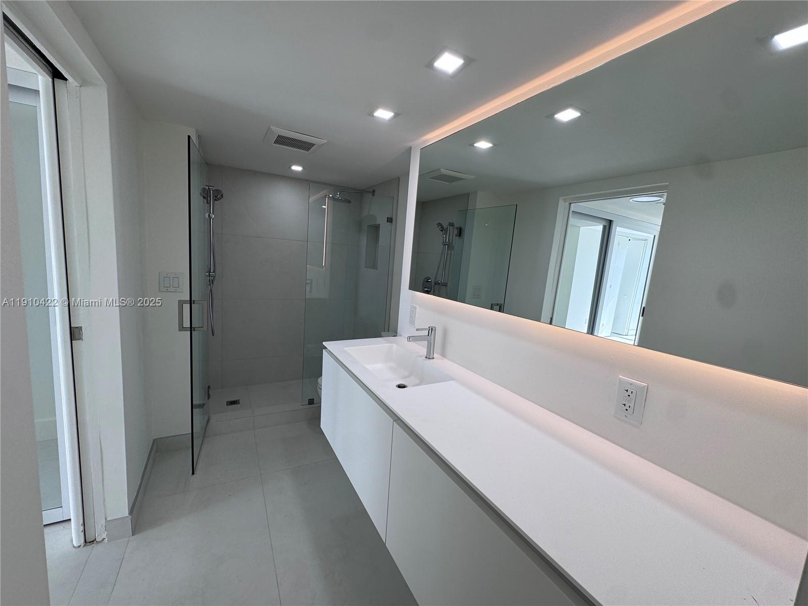 AVENTURA ELDORADO CONDO - Residential Lease