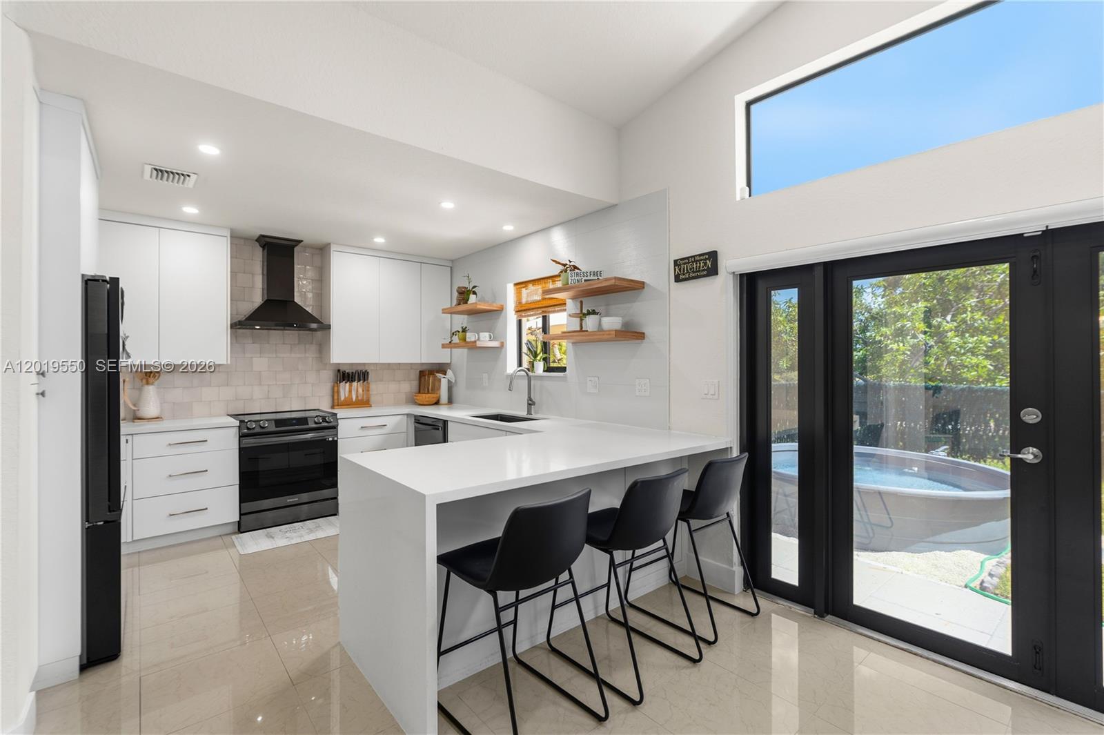 C B PALMS - Residential