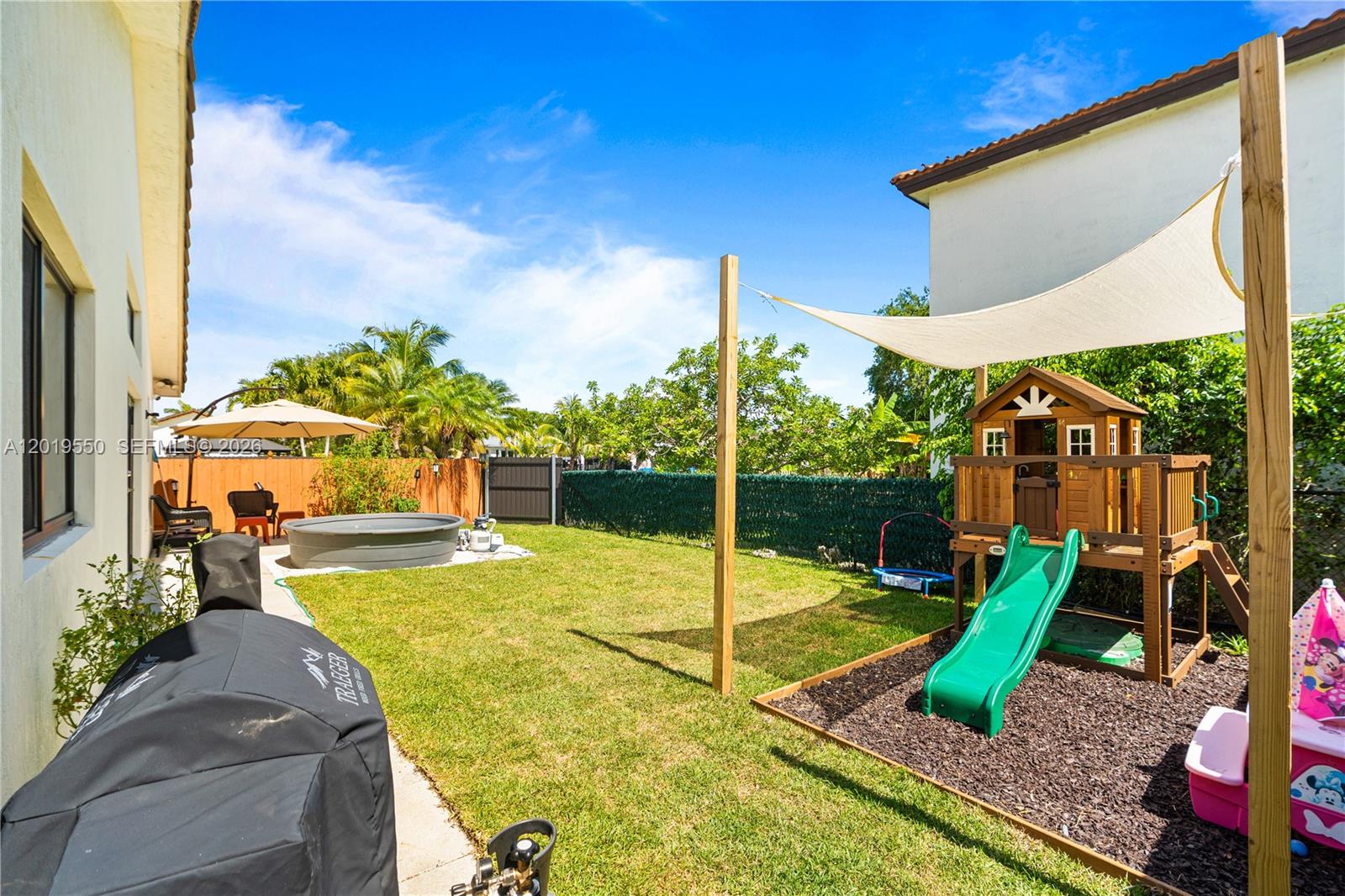 C B PALMS - Residential