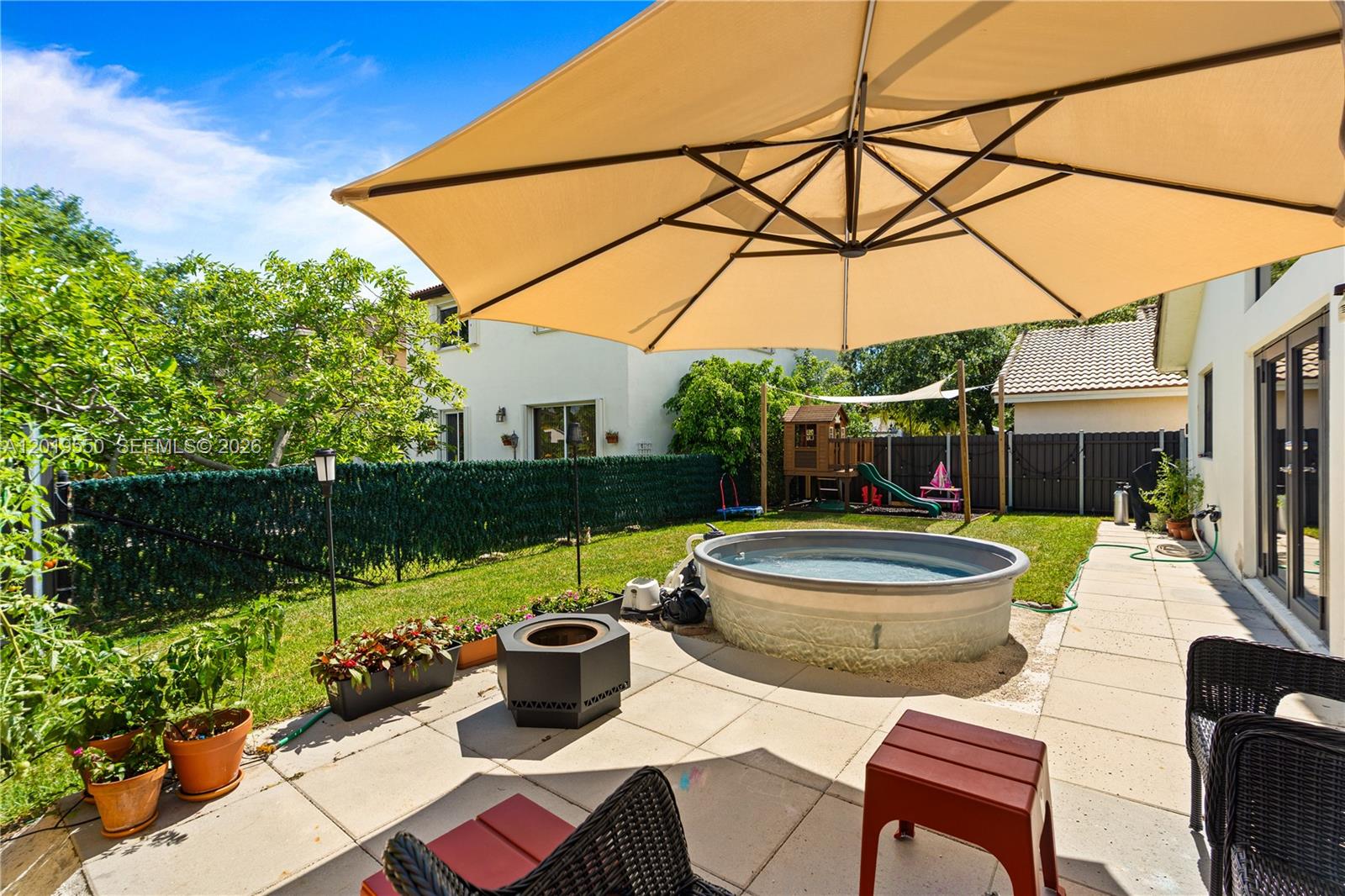 C B PALMS - Residential