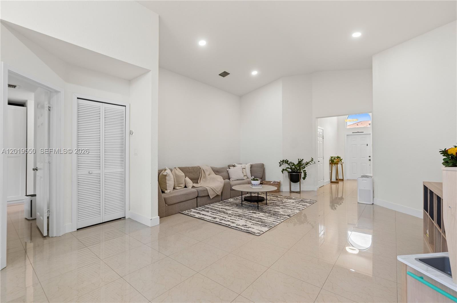 C B PALMS - Residential