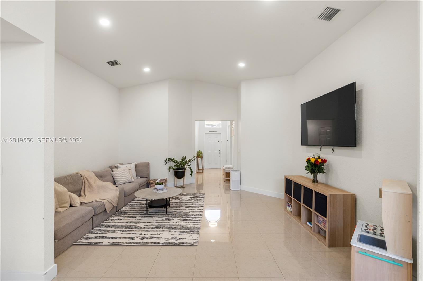 C B PALMS - Residential