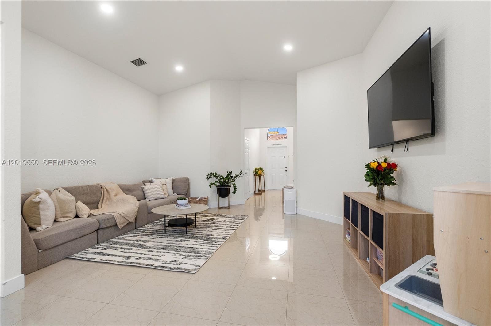 C B PALMS - Residential