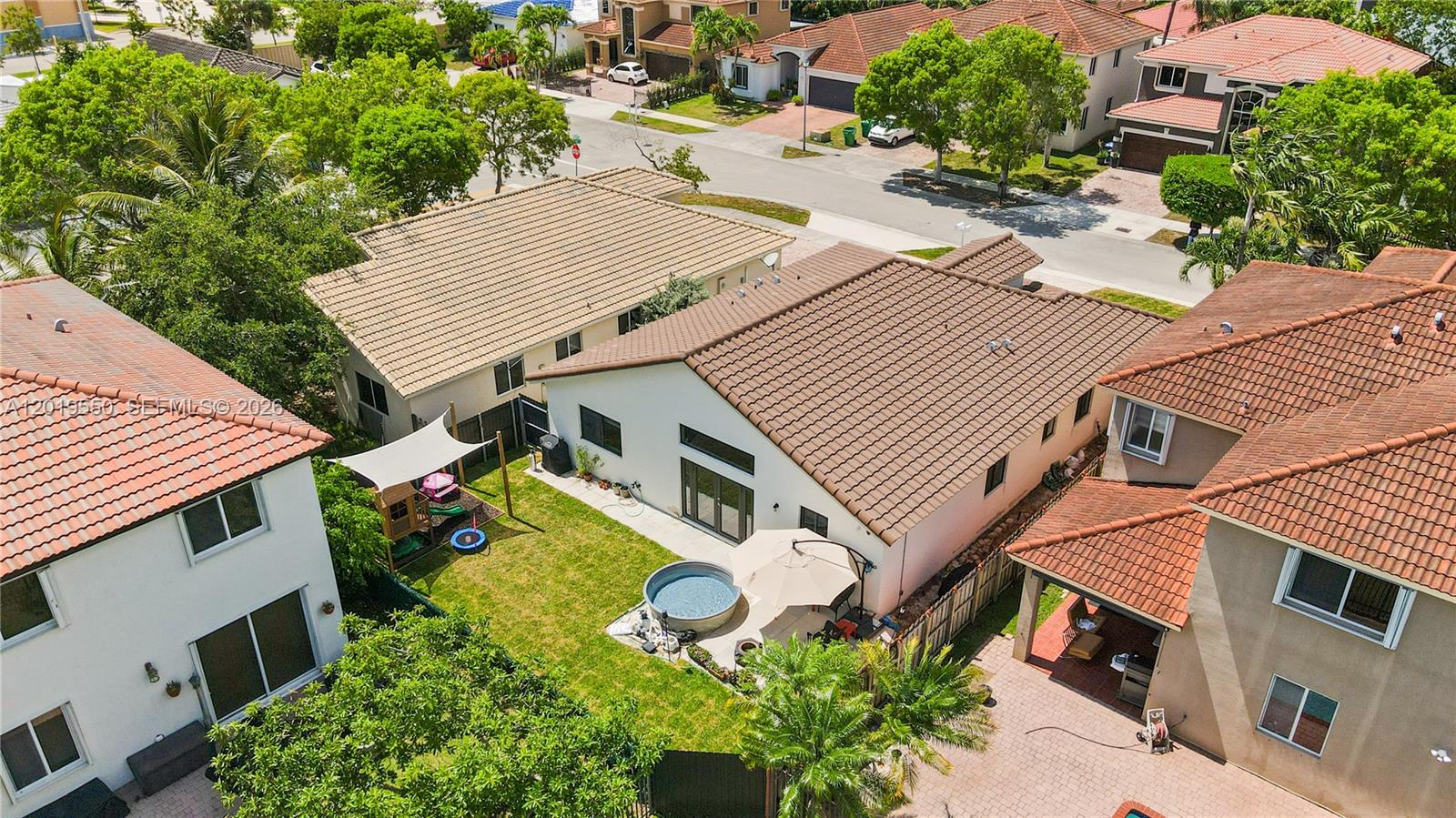 C B PALMS - Residential