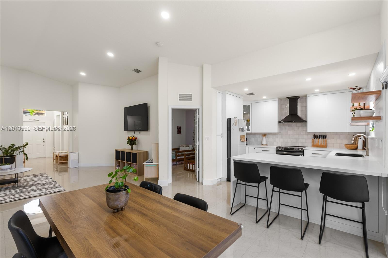 C B PALMS - Residential