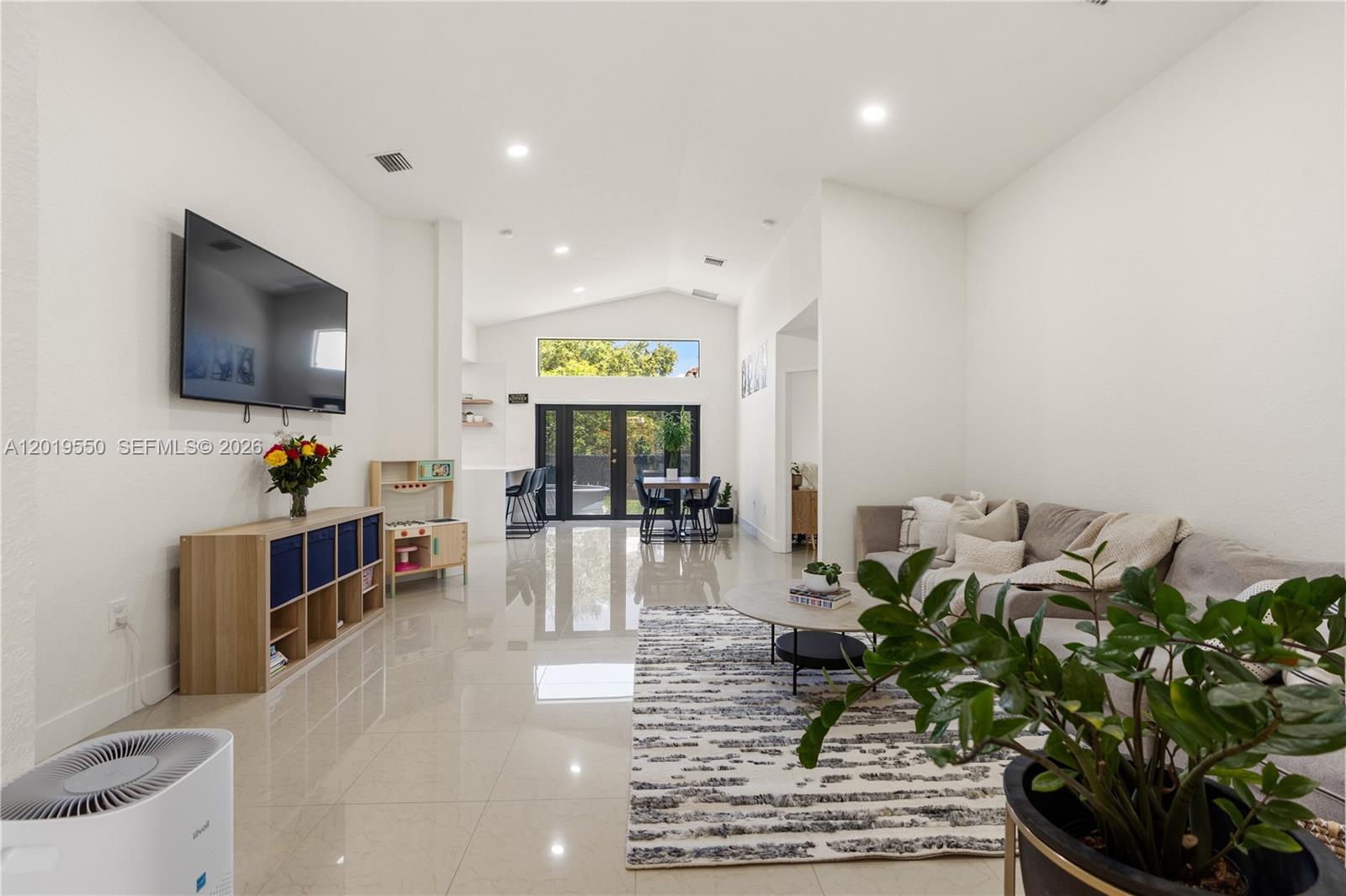 C B PALMS - Residential