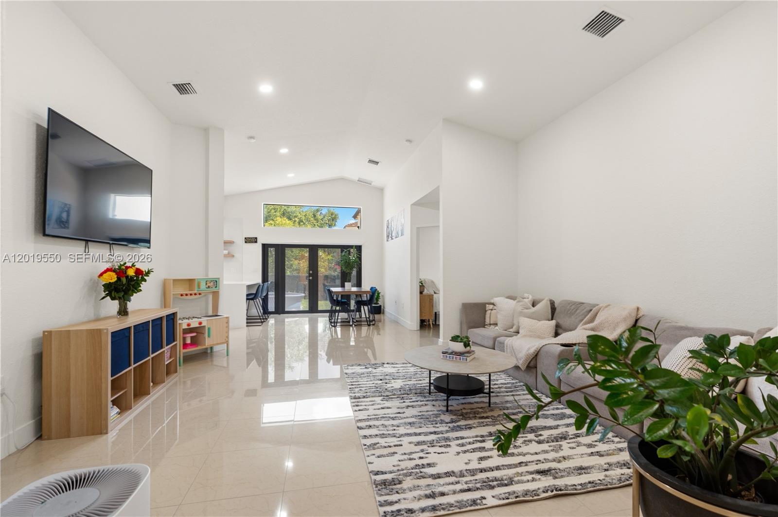 C B PALMS - Residential